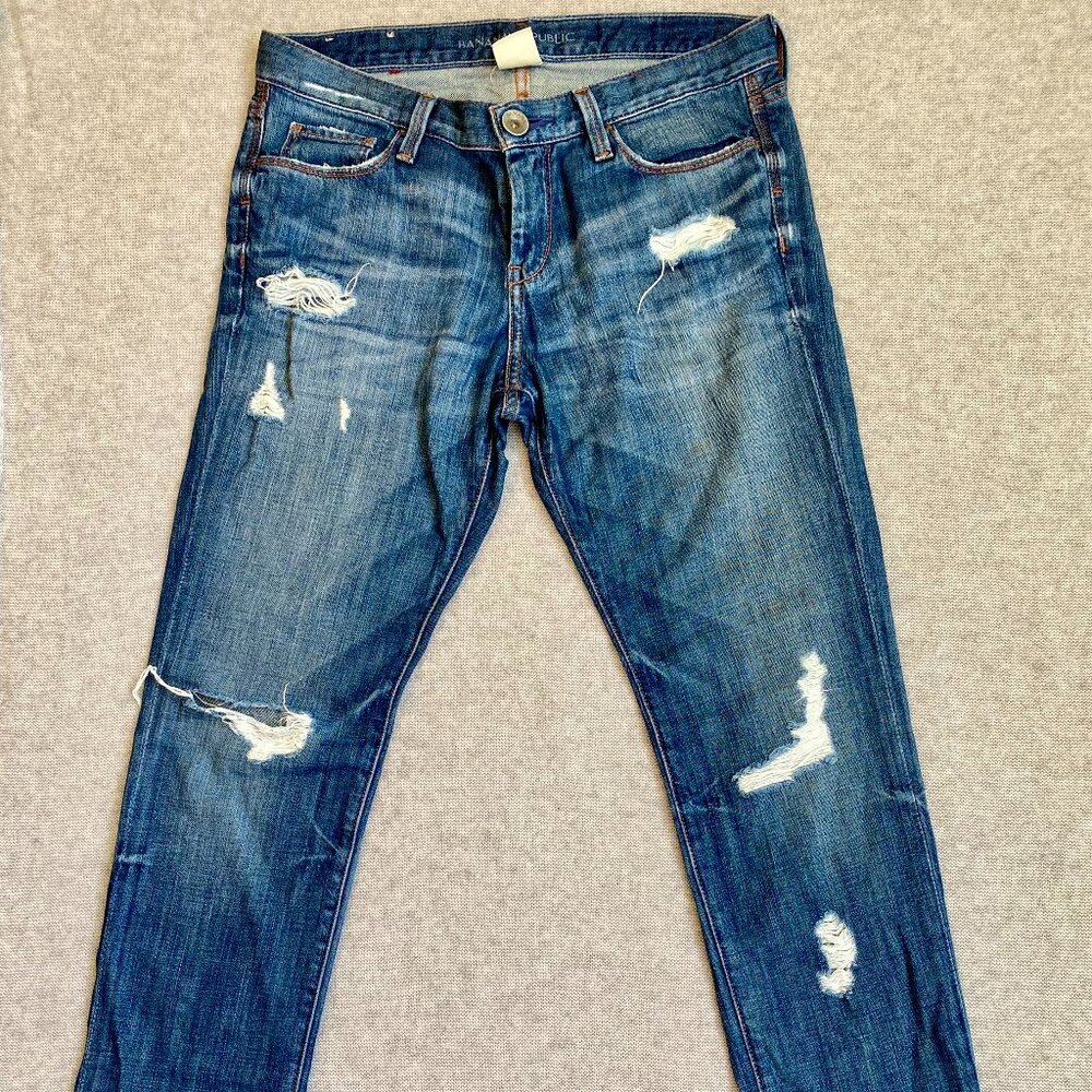 🌷 Banana Republic Mid-Rise Distressed Skinny Jeans